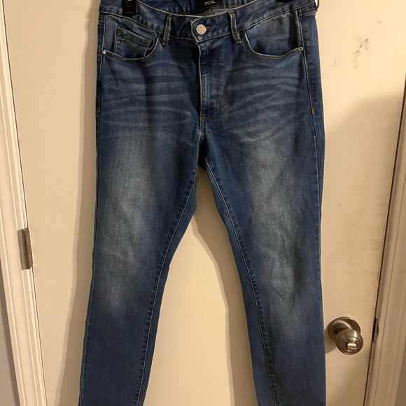 Women’s bebe brand Blue Jeans - Picture 1 of 3